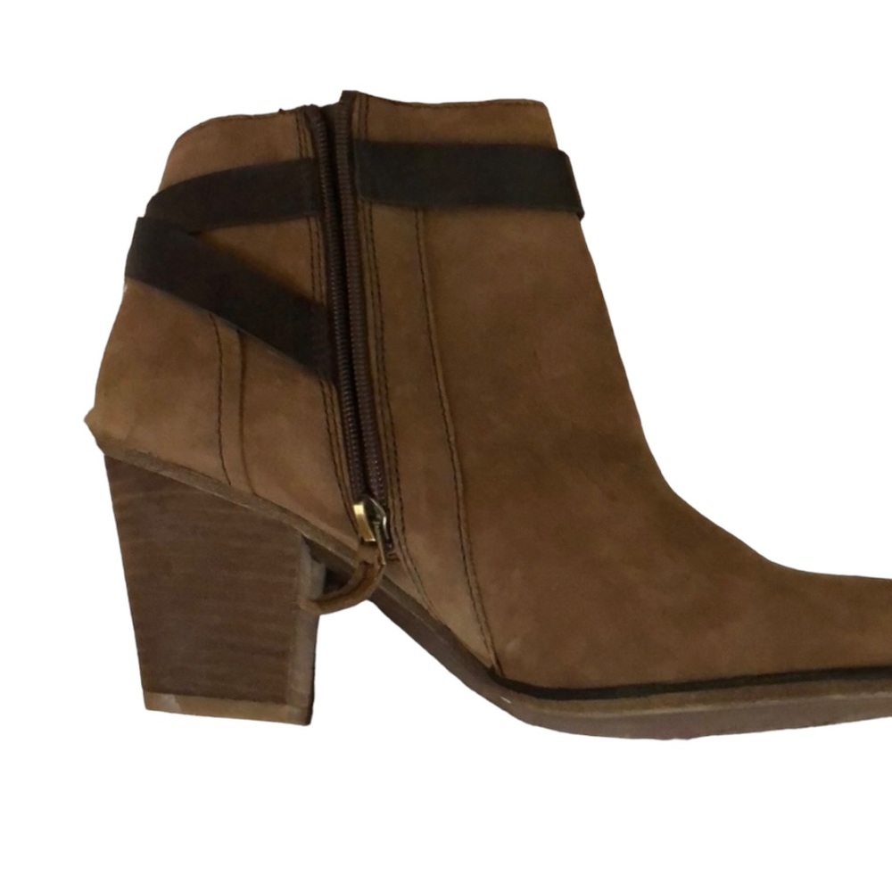 Franco Sarto size 10 like new (1 Flaw) Brown /cognac suede side zip bootie